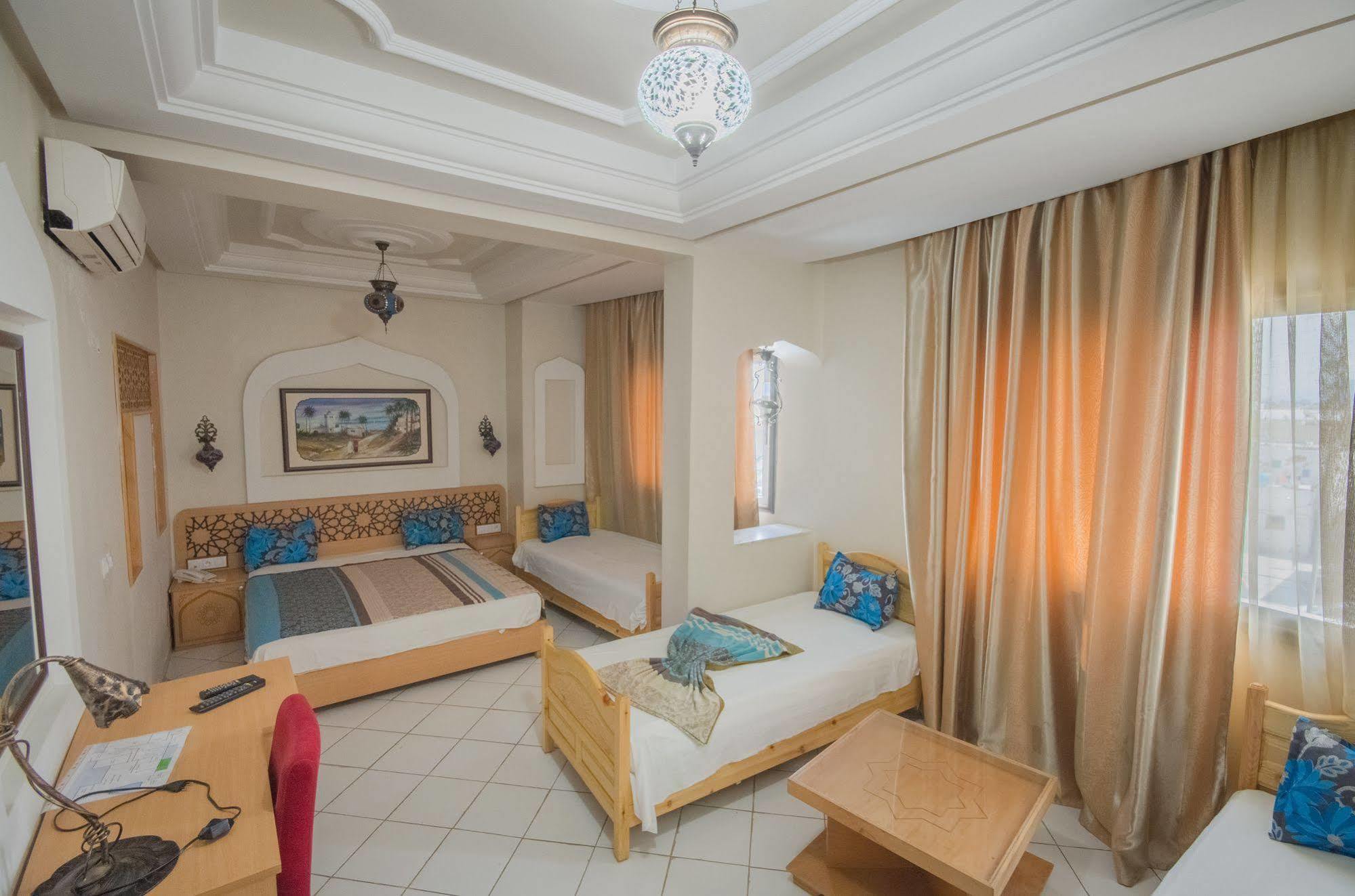 Hotel Saheb Ettabaa Tunis Exterior photo